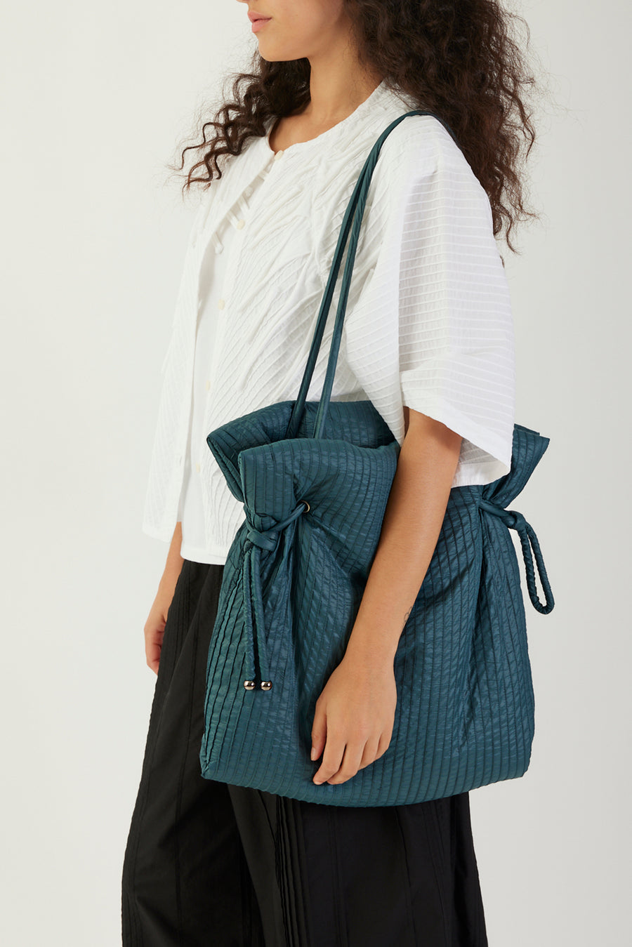 QUILTED NYLON SHOULDER BAG