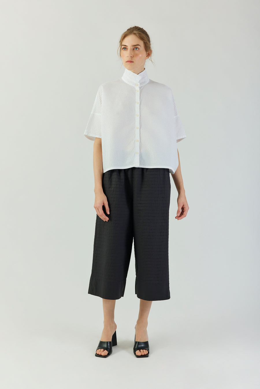 PLEATED LAWN TROUSER