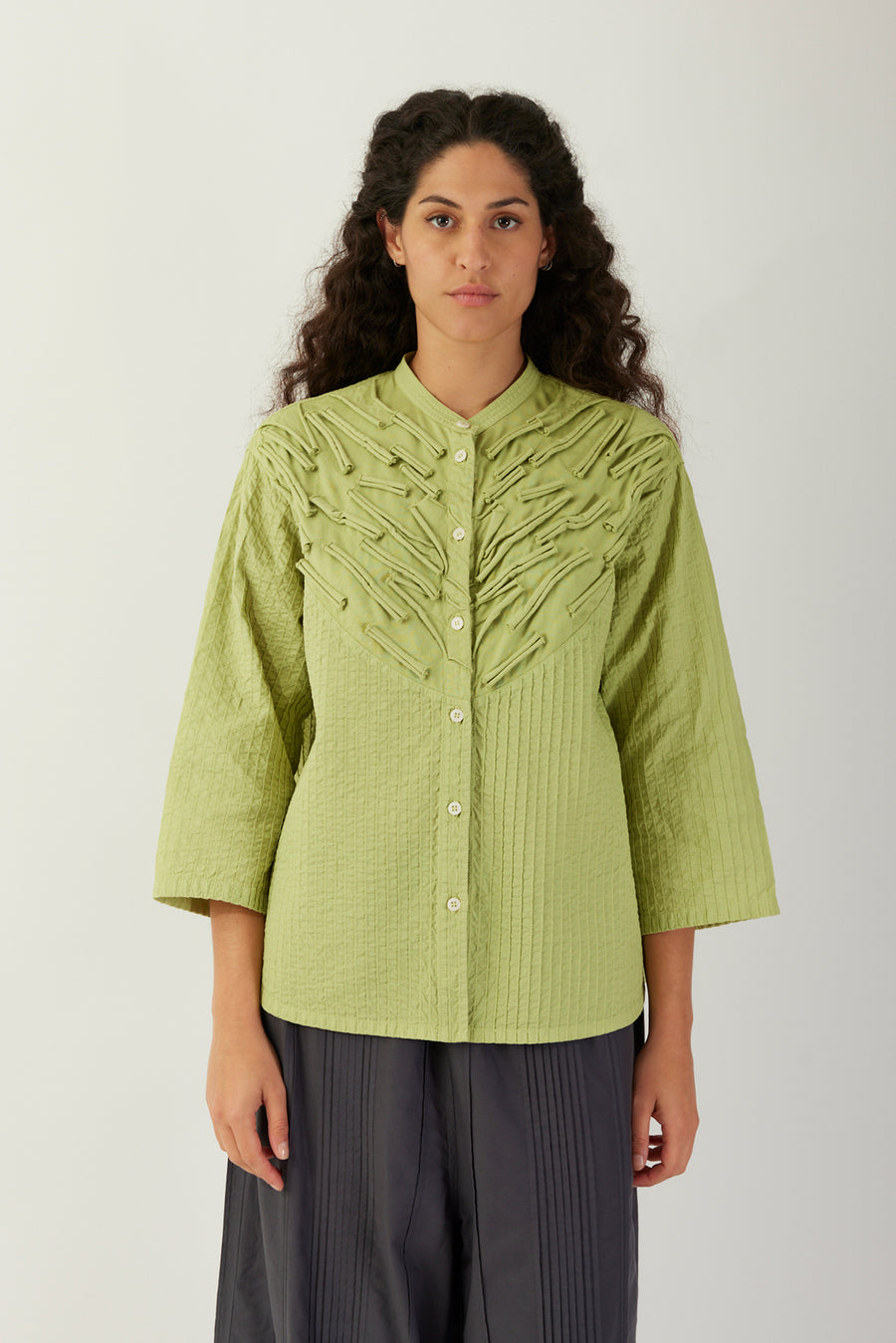 DECO COLLARLESS SHIRT