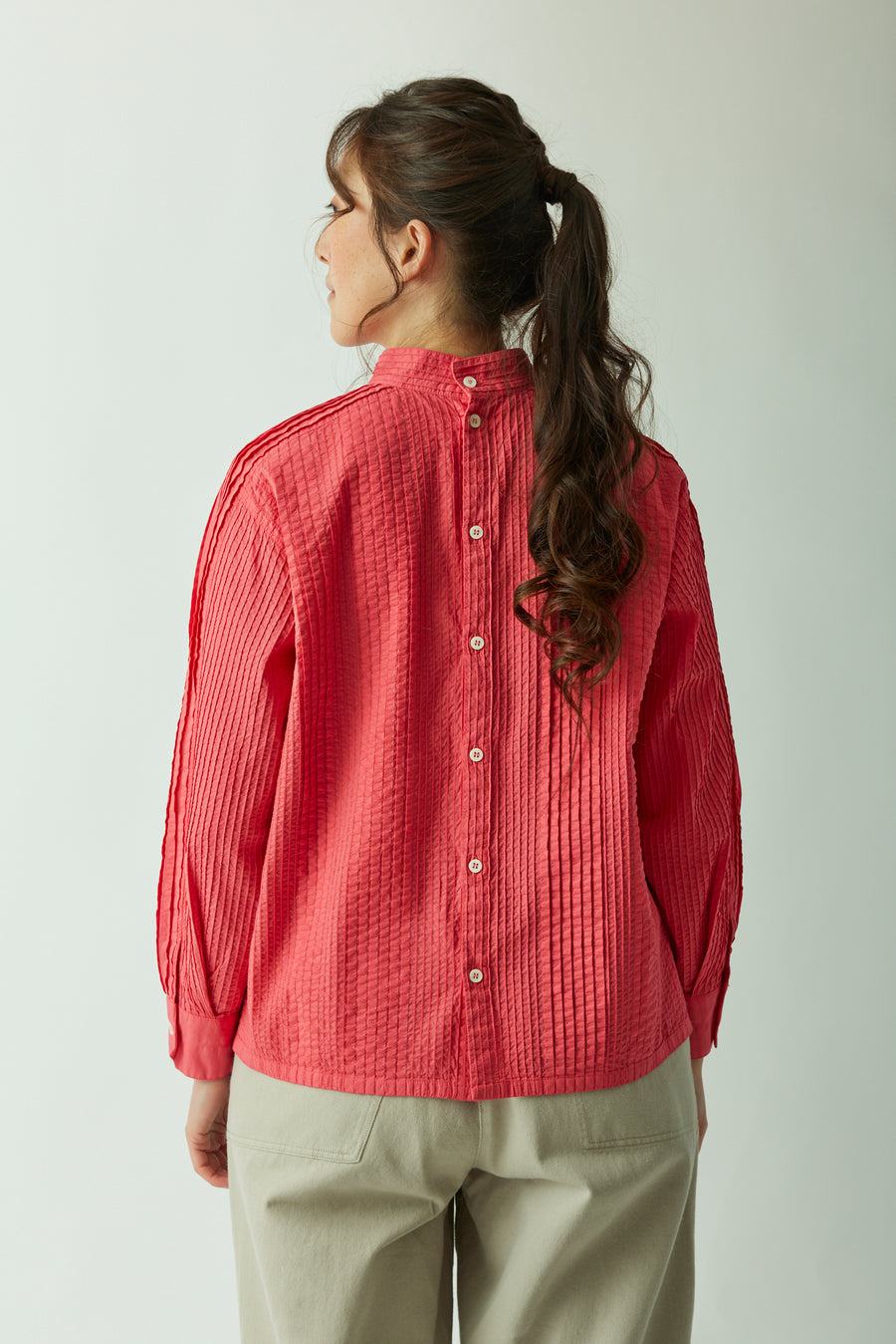 HIGH NECK PINTUCK SHIRT