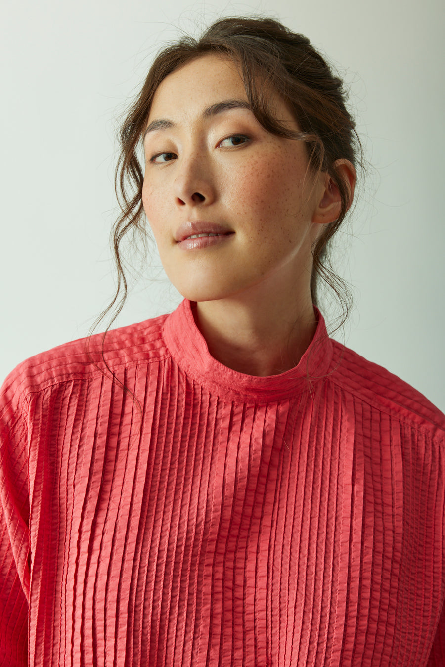 HIGH NECK PINTUCK SHIRT