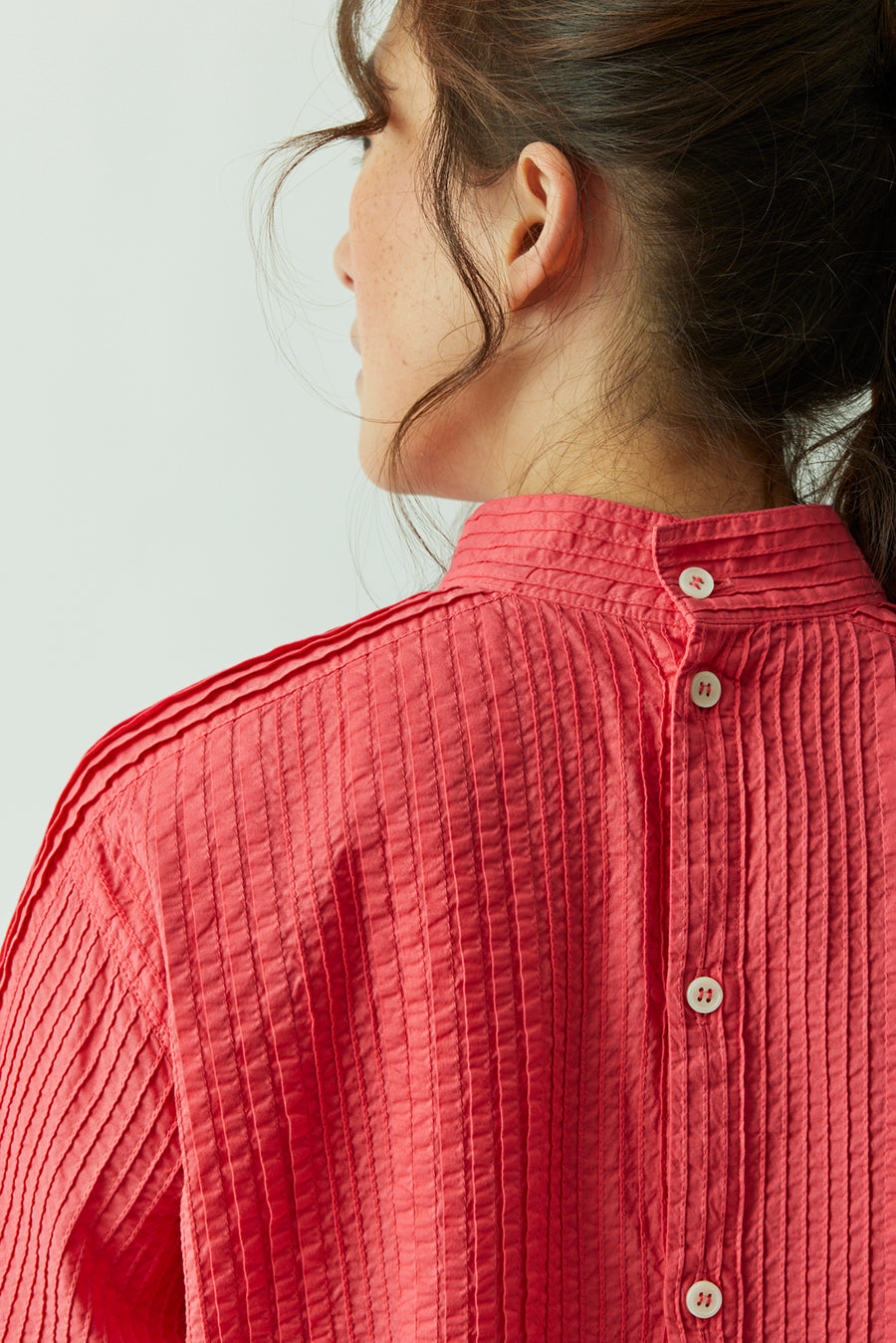 HIGH NECK PINTUCK SHIRT