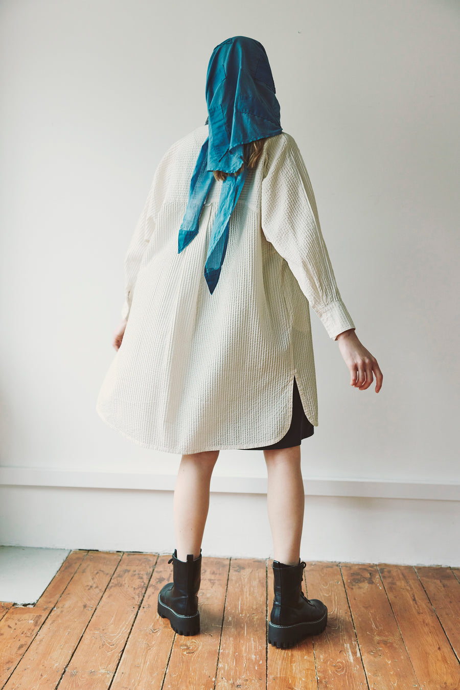 GEO APPLIQUE SCARF